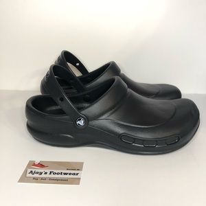 black holeless crocs